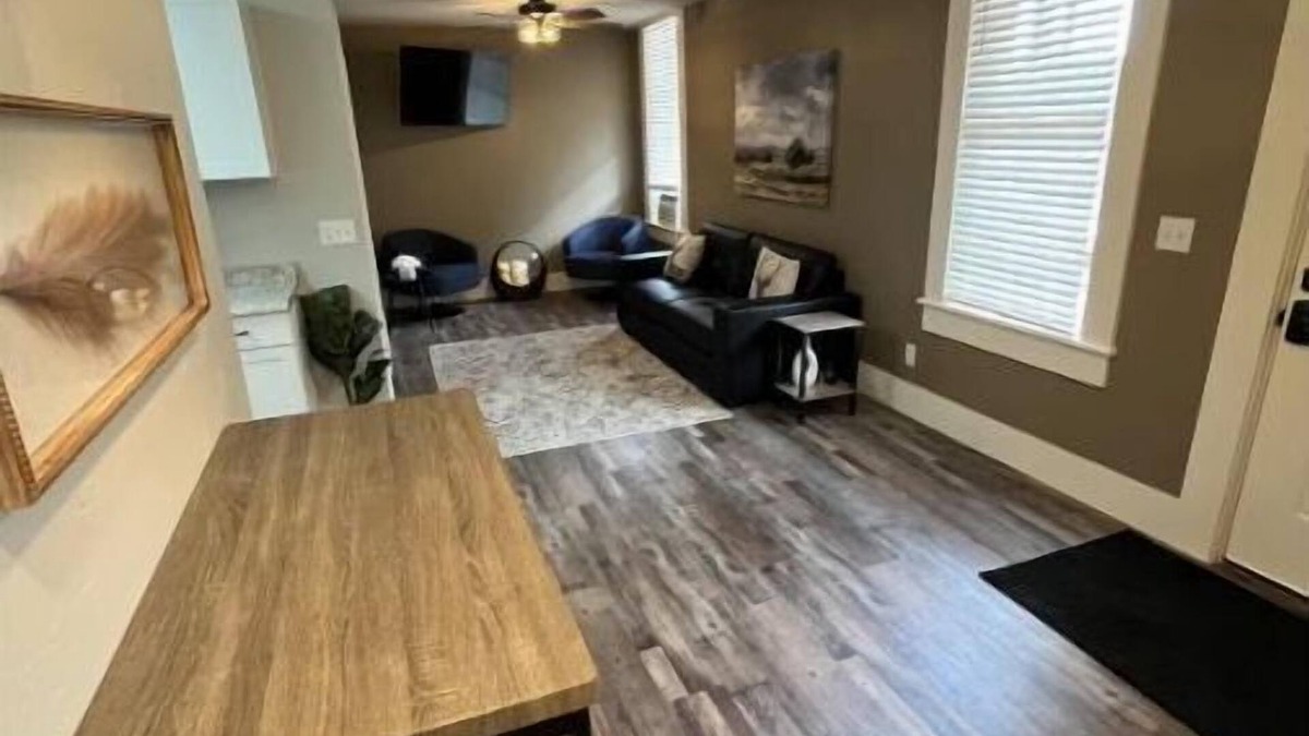 Manitou Springs Historic District Apartment | Manitou Apartment 2B