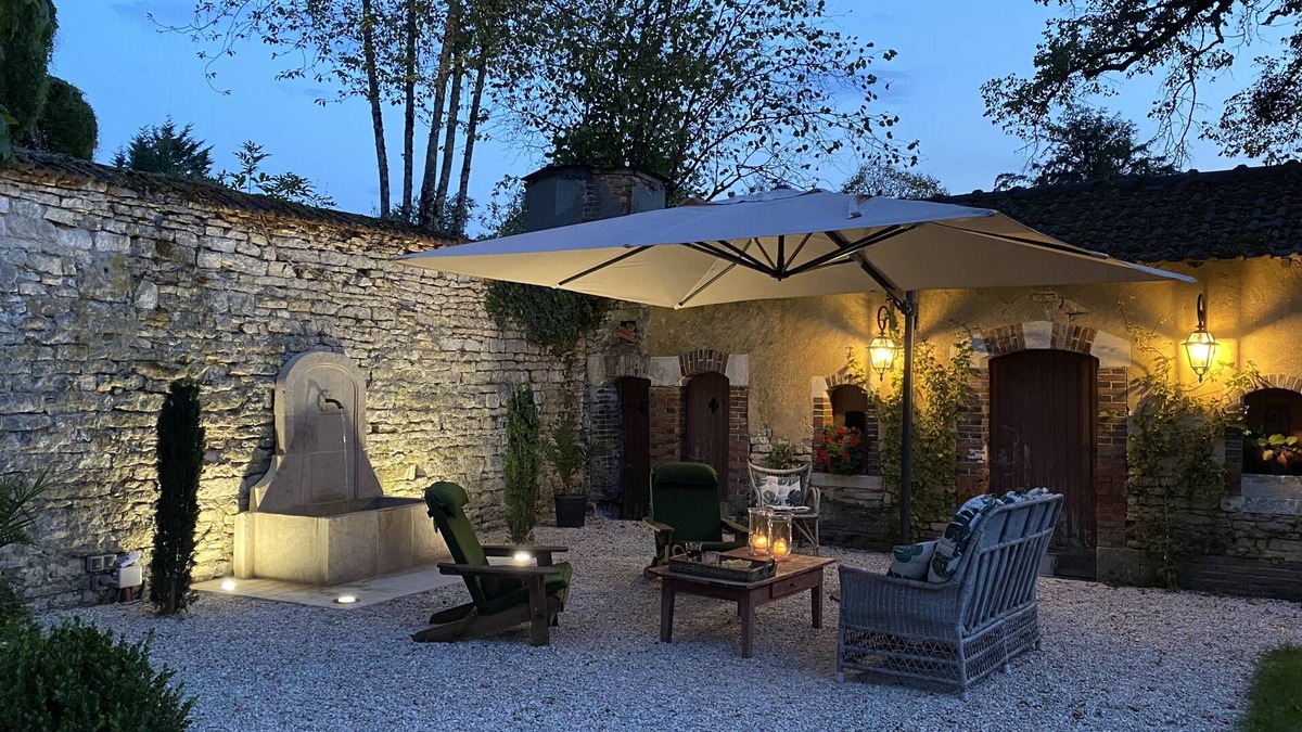 Taingy House | Manoir De La Croix Saint Louis