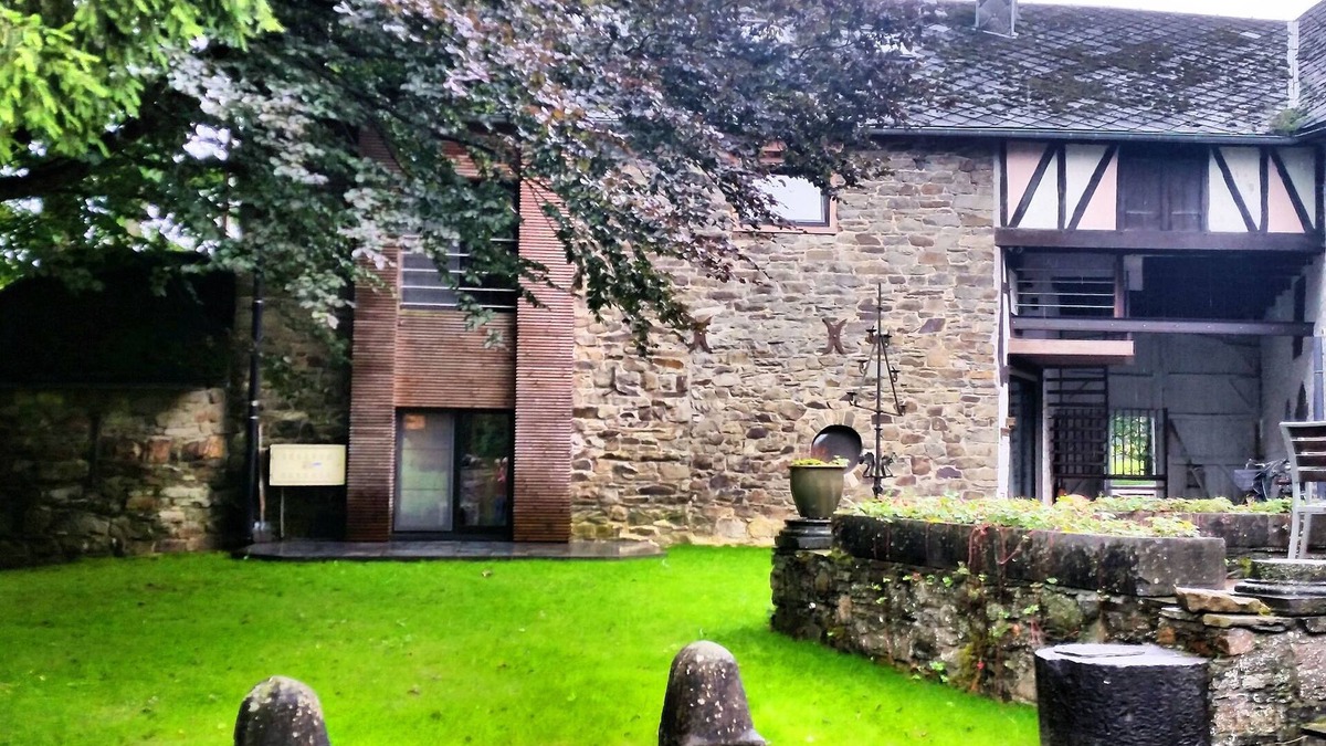 Robertville Apartment | Manor house flat in Robertville