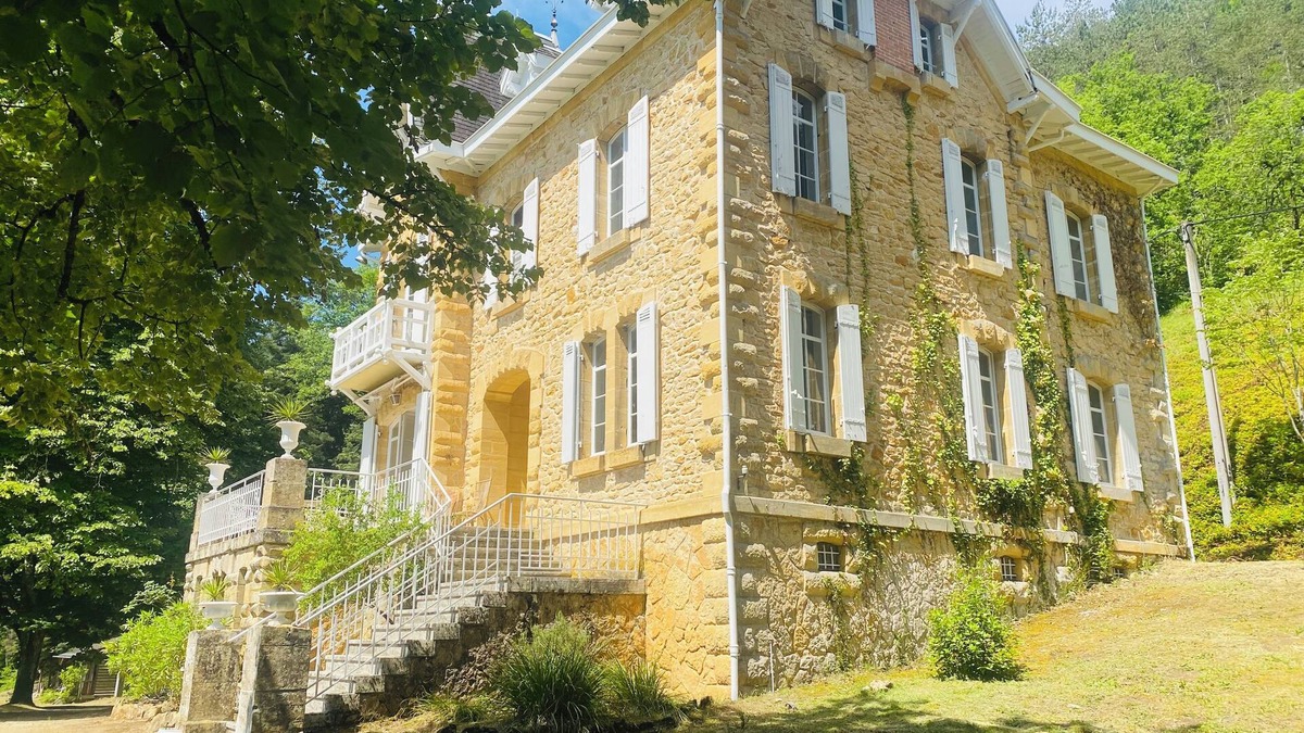 Saint-Leon-sur-Vezere House | Manor house in the Périgord noir for 12 people with swimming pool