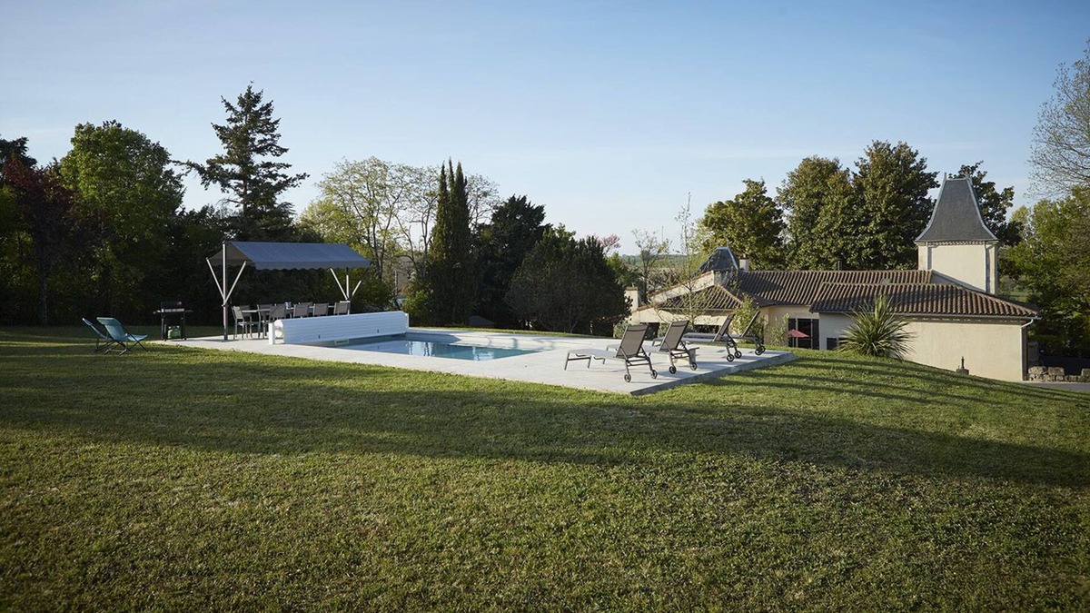 Mezin House | Manor House - La Tour d'Armène **** 250m2 / 5 rooms / 5 bathrooms / 8 to 16 pers
