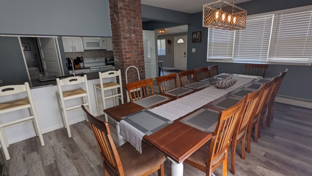 Parksville House | Manor house renovated with rustic charm