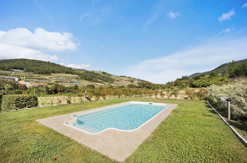 Ortovero Apartment | Mansarda Albero Verde con Piscina