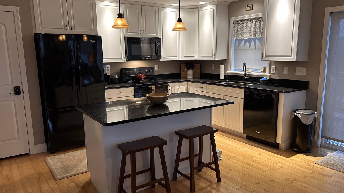 Essex Junction House | Mansfield Manor, the perfect place to relax & enjoy Vermont to the fullest. New!