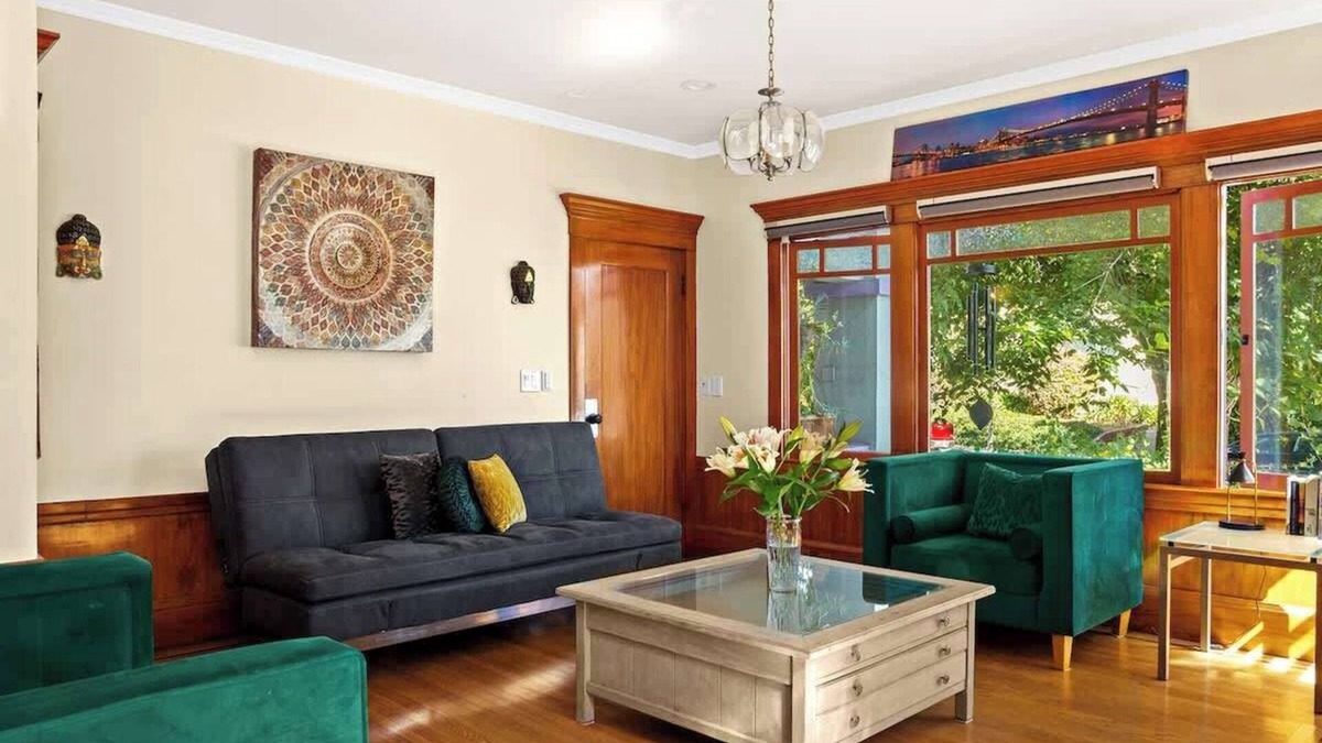 Elmwood House | Mansion BEST luxury family home Berkeley Event Space