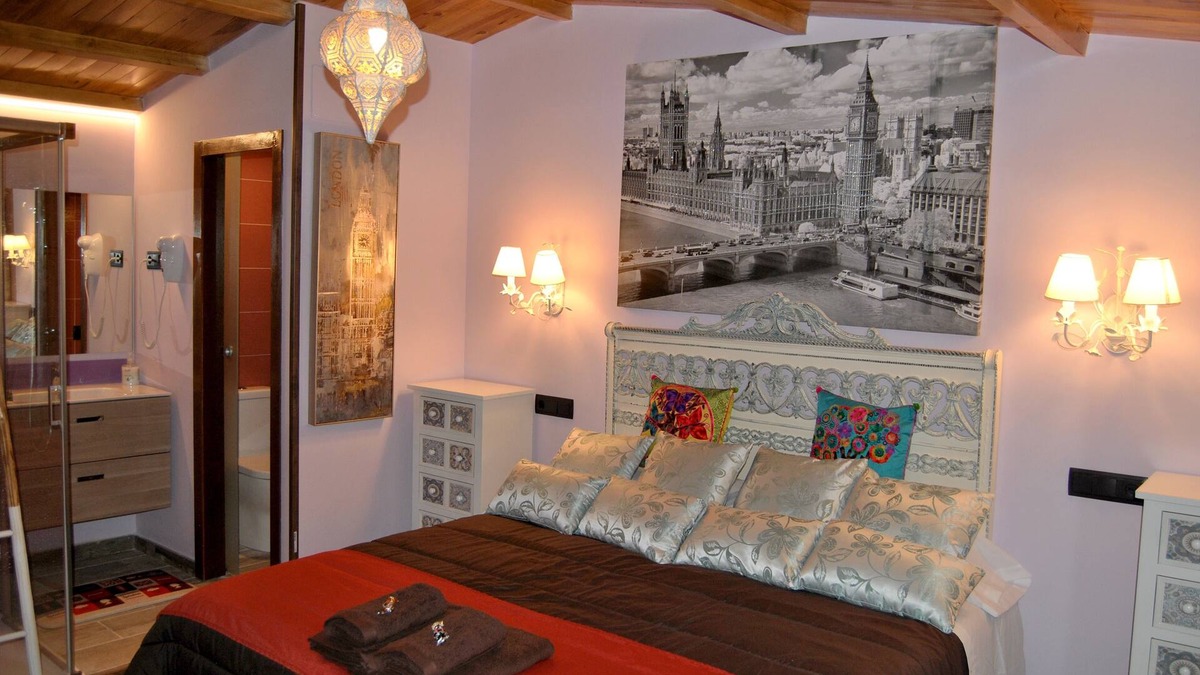 Collado Mediano House | MANSION DELUXE VILLA ALEJANDRA WITH POOL AND JACUZZI