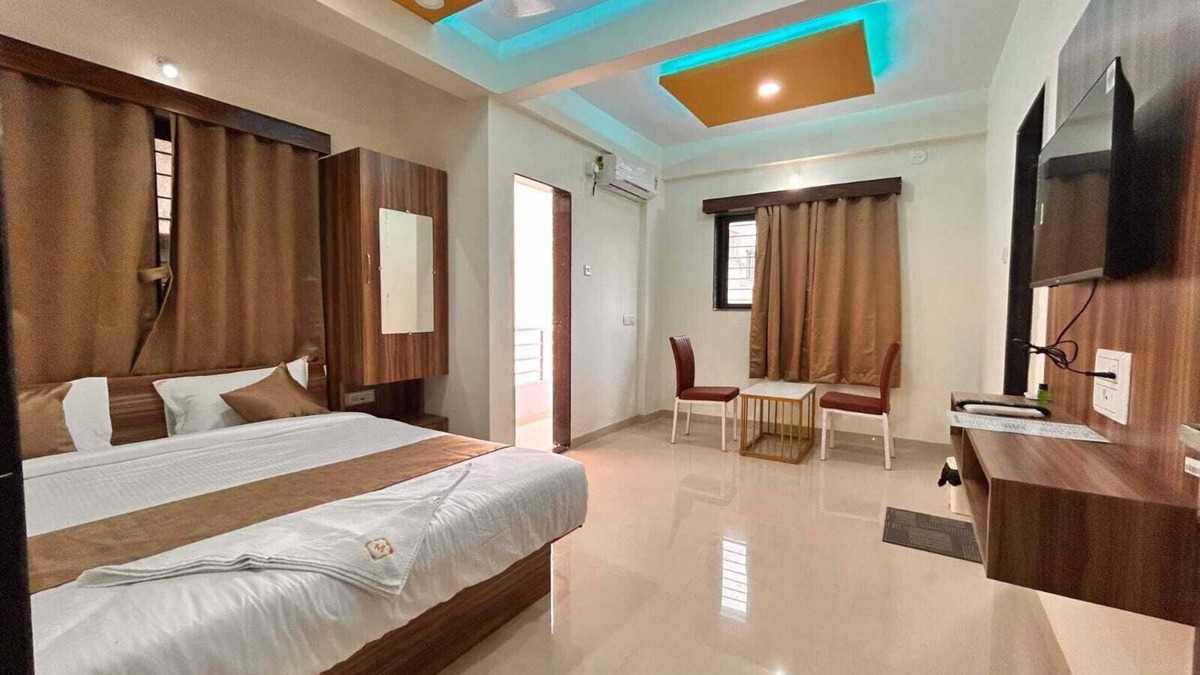 Wagholi Hotel | Mantra Inn