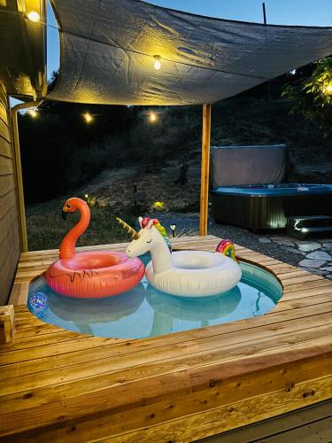 Mariposa House | Manzanita Hill-35 miles to Yosemite, 10 miles to Mariposa with 8 person spa