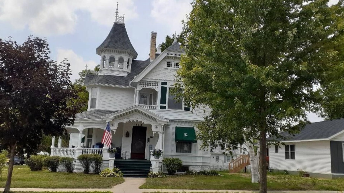 Richland Center Bed & Breakfast | Maon House Bed and Breakfast