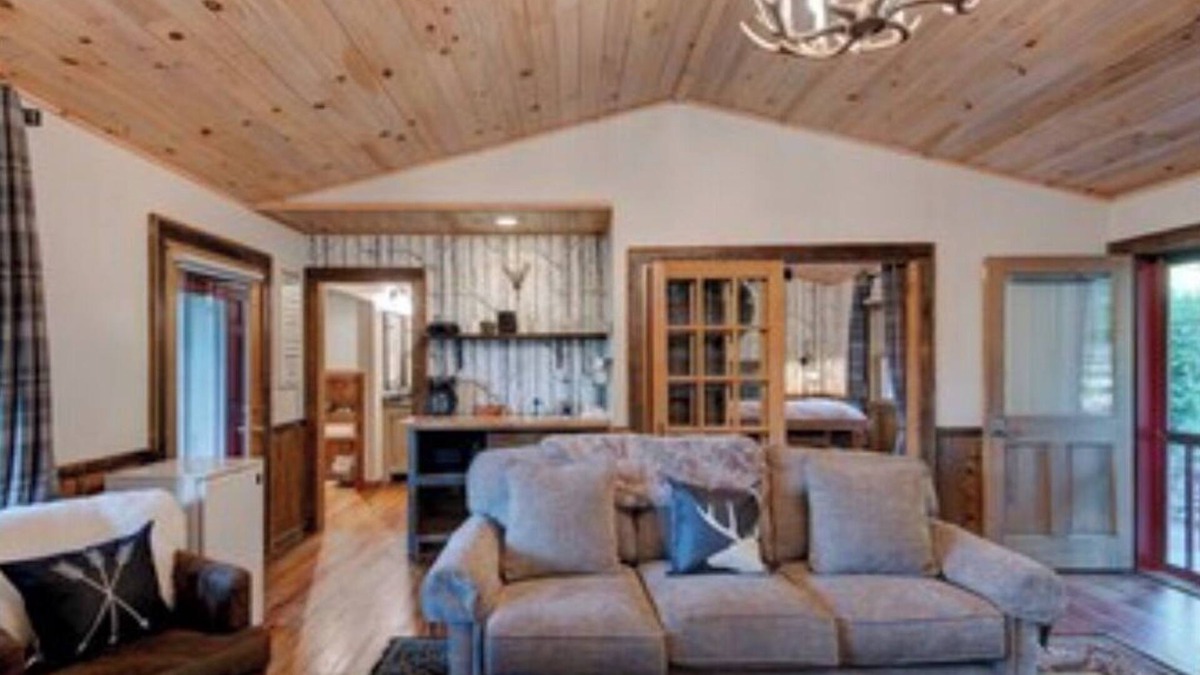 Valle Crucis Cabin | Maple Spring Cabin at Heritage Hill
