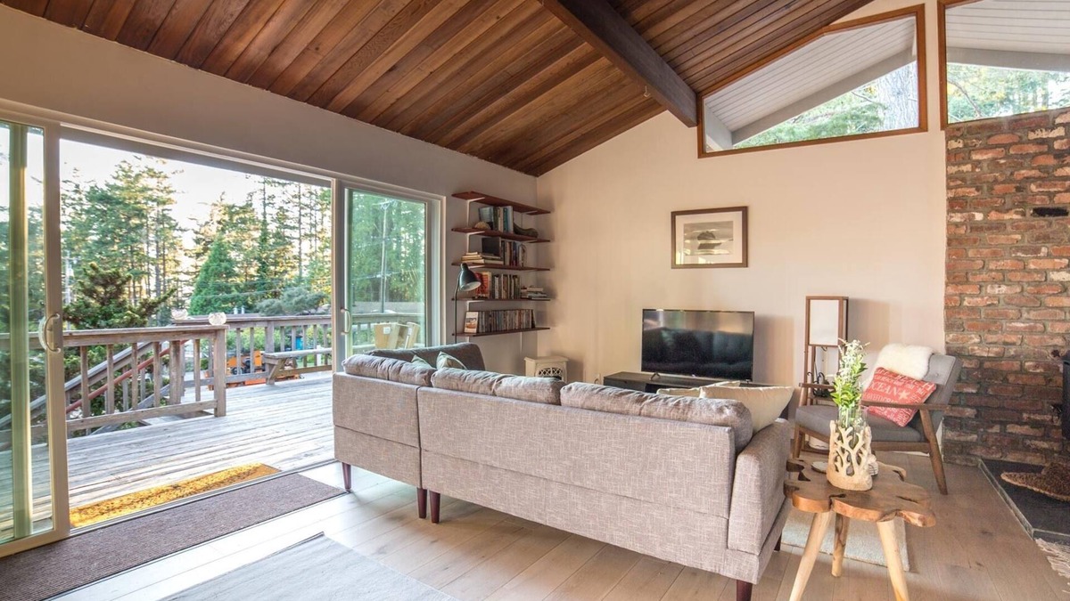 Anchor Bay Cottage | Mar a Vista: Cozy Coastal Cottage with Modern Amenities