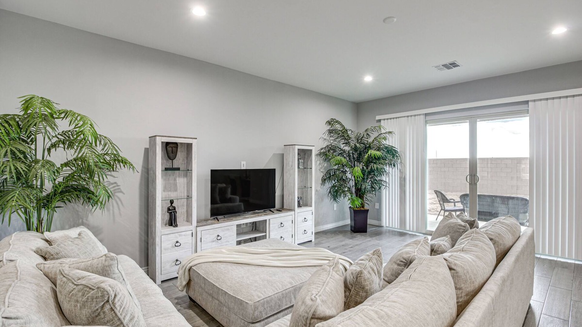 Tucson House | Marana Home w/Pool Access & Mountain Views!