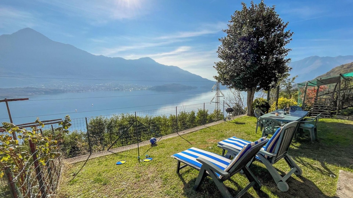 Aurogna Apartment | Maranina holiday flat on Lake Como
