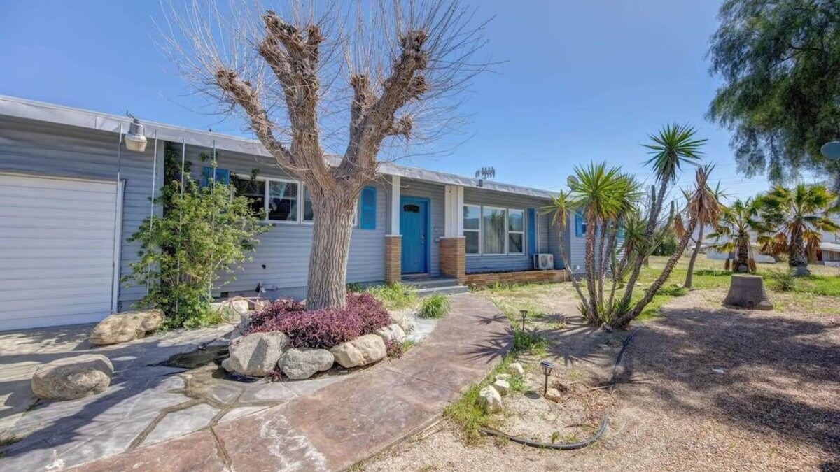 Cabazon House | @ Marbella Lane - 4BR Near Morongo Casino & Outlet | Ldry+P