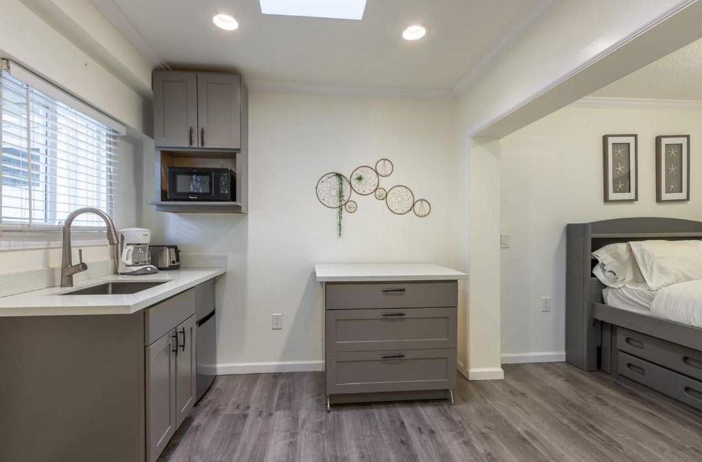 North Central House | @ Marbella Lane - Adorable and Quiet Studio