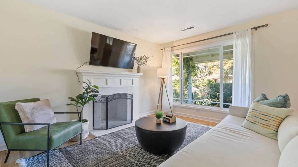 Redwood City House | @ Marbella Lane - Modern and Sleek Home in Redwood