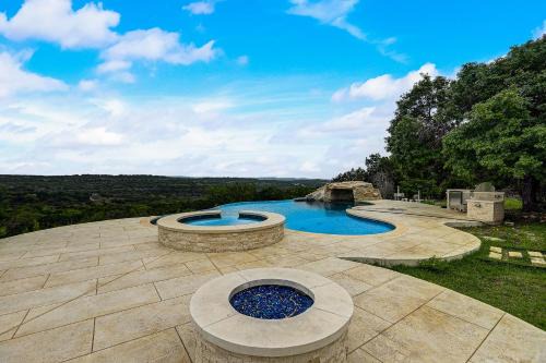 Oatmeal House | Marble Falls Retreat