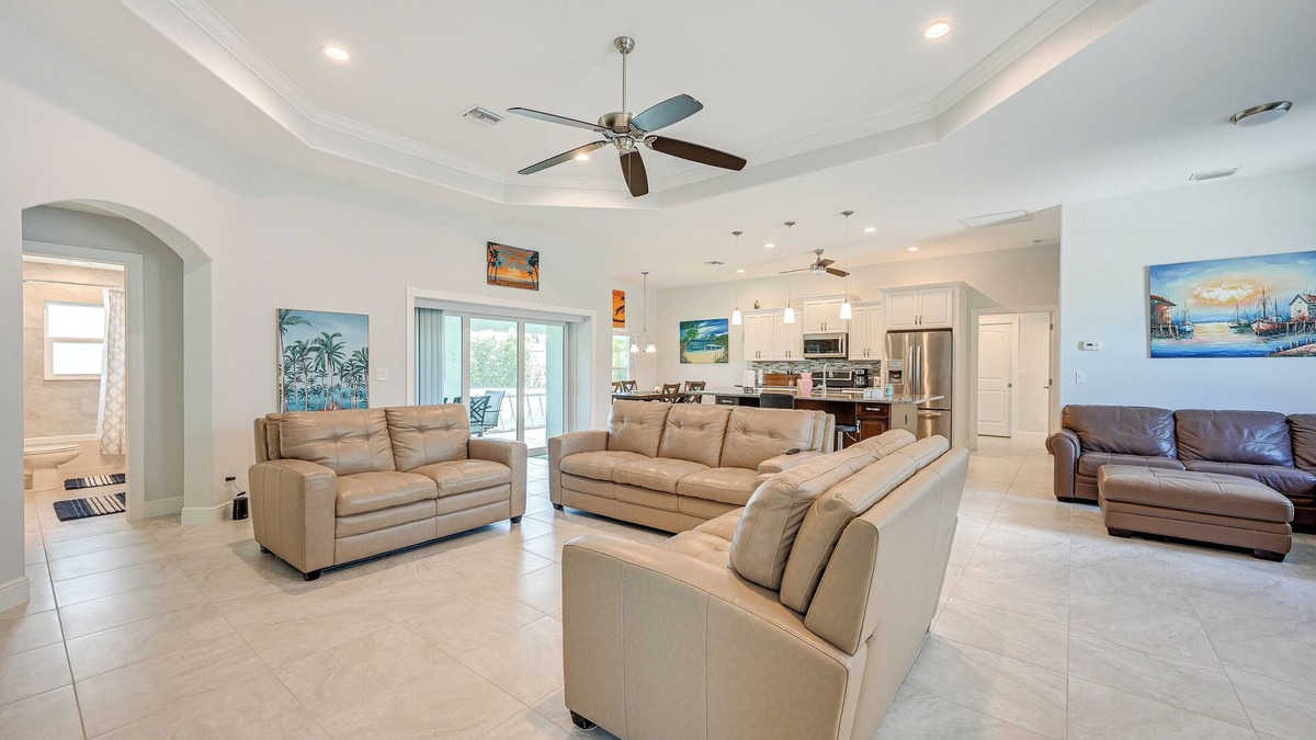 Marco Island Cottage | Marco Island Home w/Heated Pool + Screened Lanai!