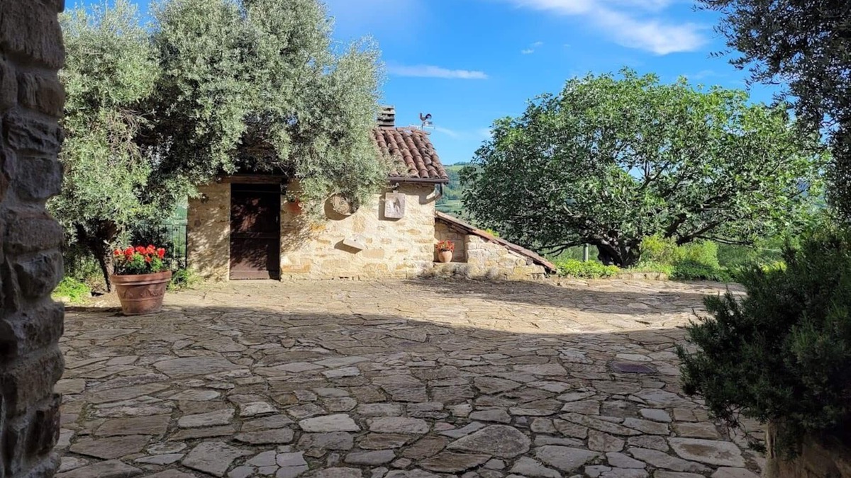 Cessole House | MARENCO LANGHE COUNTRY HOUSE Gillo House | with pool, garden, view, wi-fi