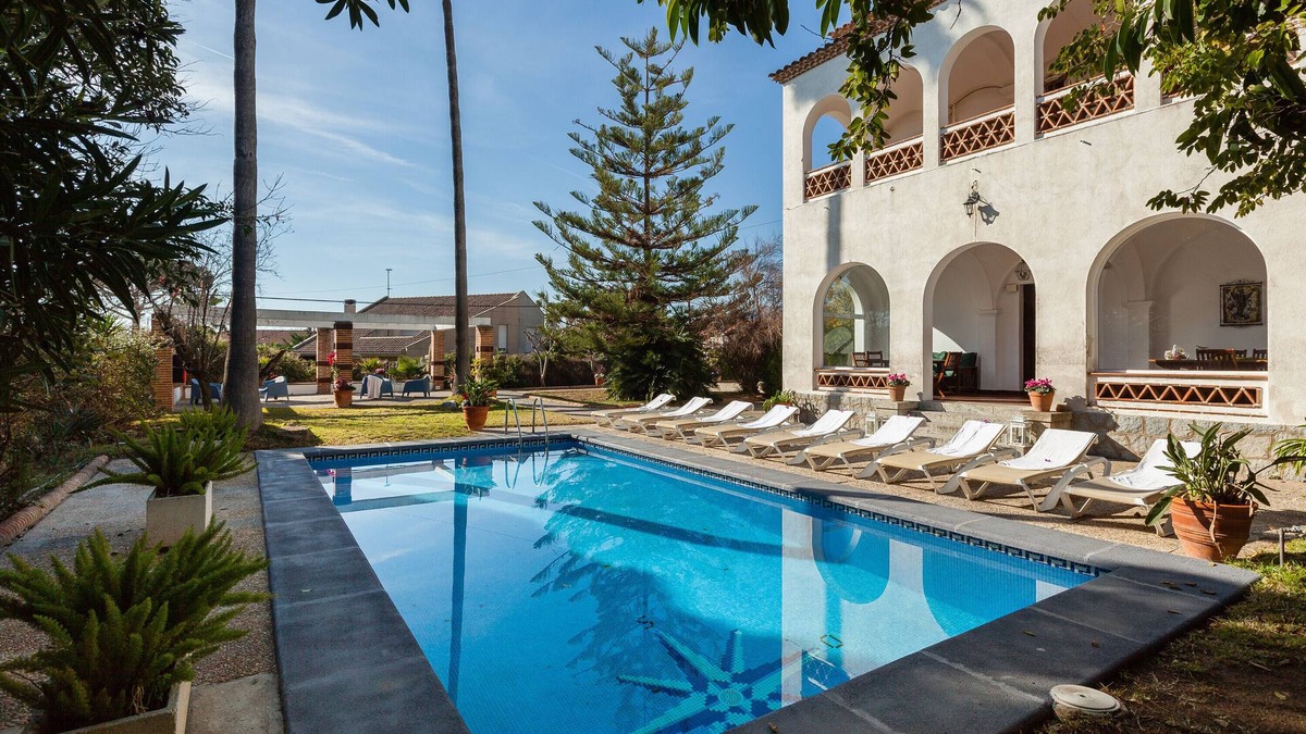 Cabrils Villa | Maresme, "Charming villa close to Barcelona with swimming pool and large garden"