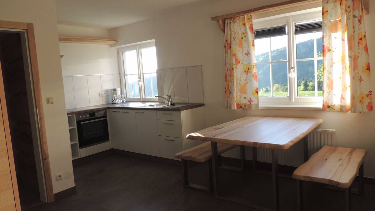 Weyregg am Attersee Apartment | Margaritenwohnung - Bauernhof Schöbringer bed and breakfast