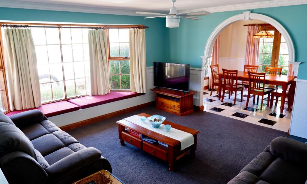 Swansea House | Maria's at Swansea