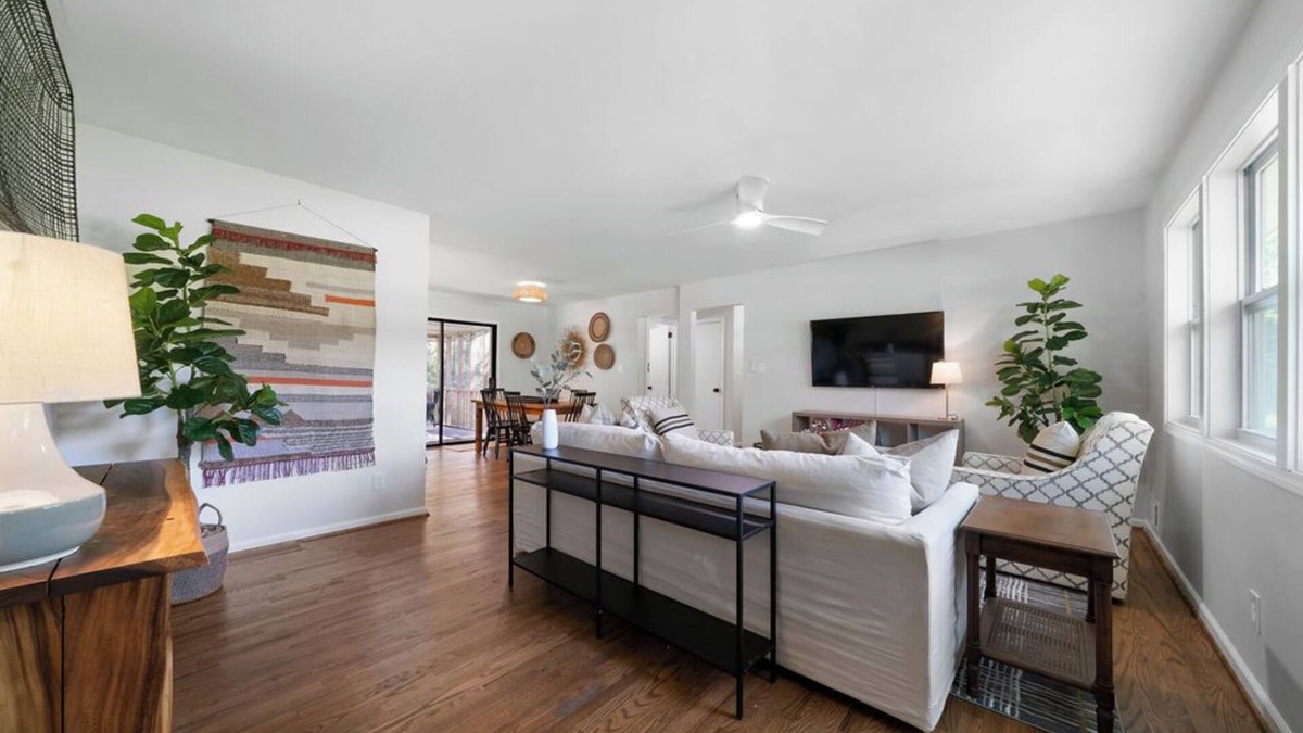 Marietta House | Marietta Cutie - Close to Everything!