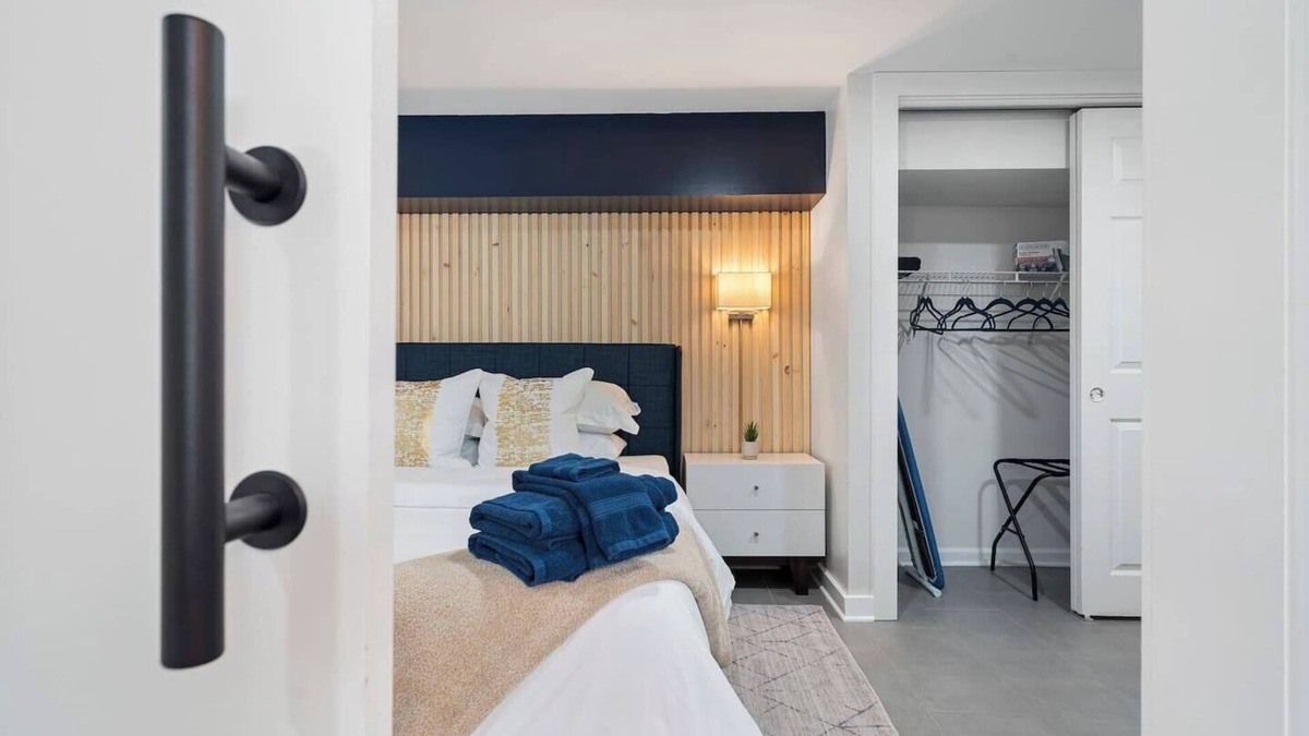 Marietta Apartment | Marietta Square Suites - Suite2 - Modern Apartment