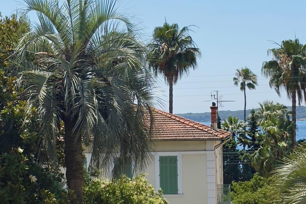 California - Pezou Apartment | Marilyn Beach - Sea view, terrace & private garage