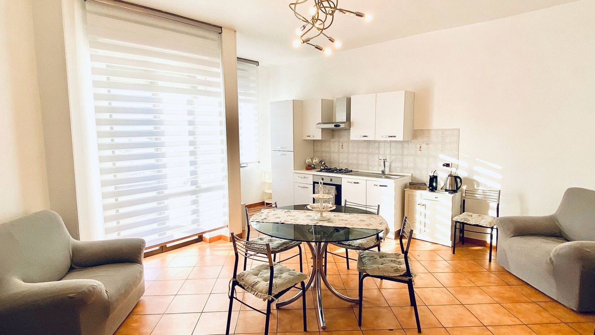 Gragnano Apartment | Marilyn's House. Strategic position between sea, mountains and art.