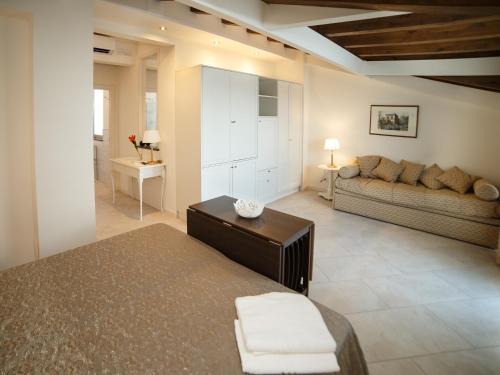 Santa Teresa di Riva Apartment | Marina di Savoca