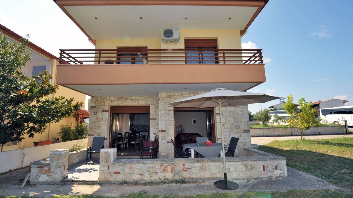 Kallithea House | Marina Maisonette by RentalsPro