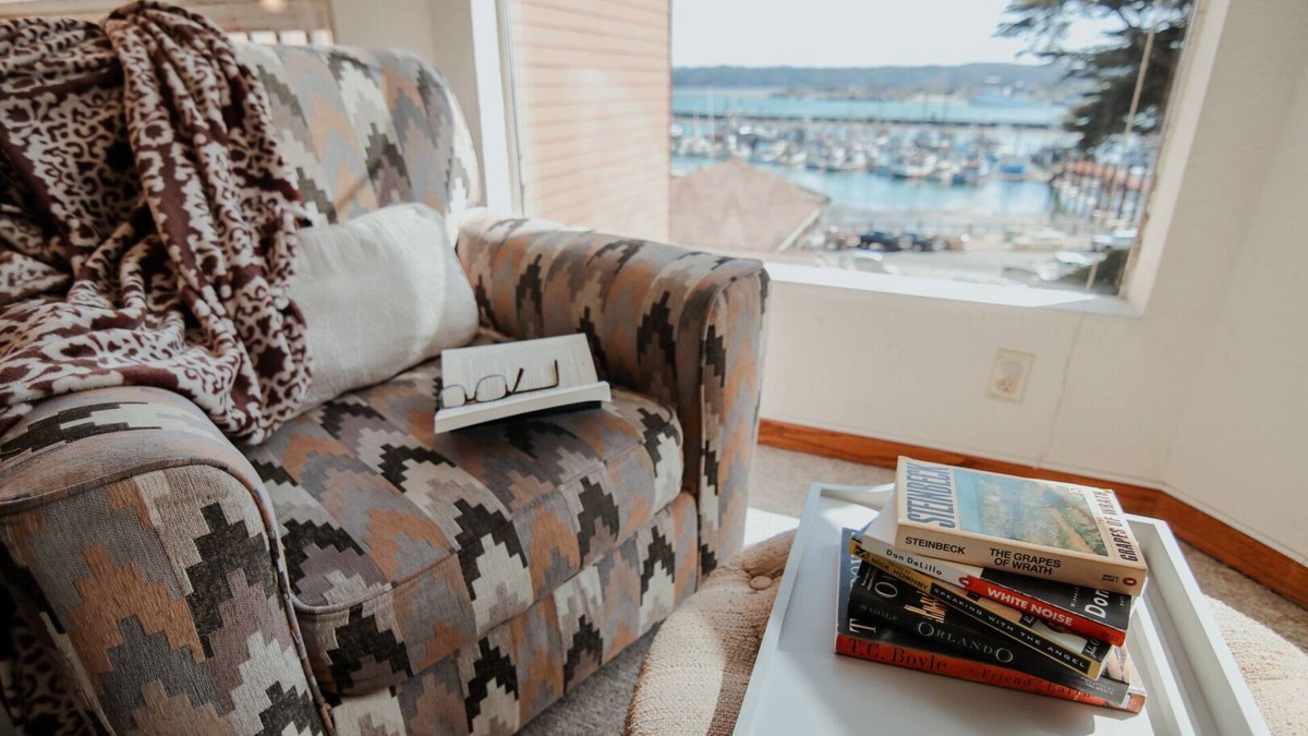 Historic Bayfront Condo | Marina Views! Watch the Boats! Walk to Everything!