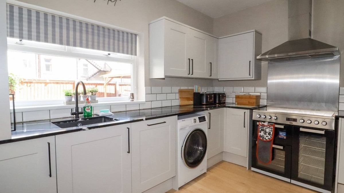 Southport Cottage | Marine House