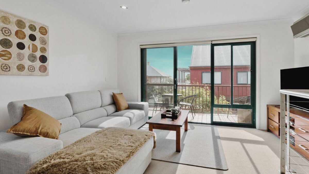 Queenscliff Apartment | MARLEYS Place