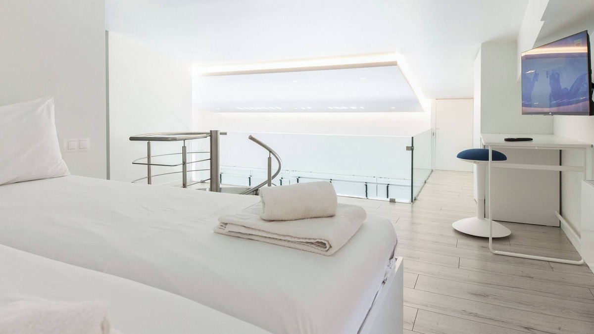 Amarousion Apartment | Marousi 2 Bd Luxury Living w Shared Pool