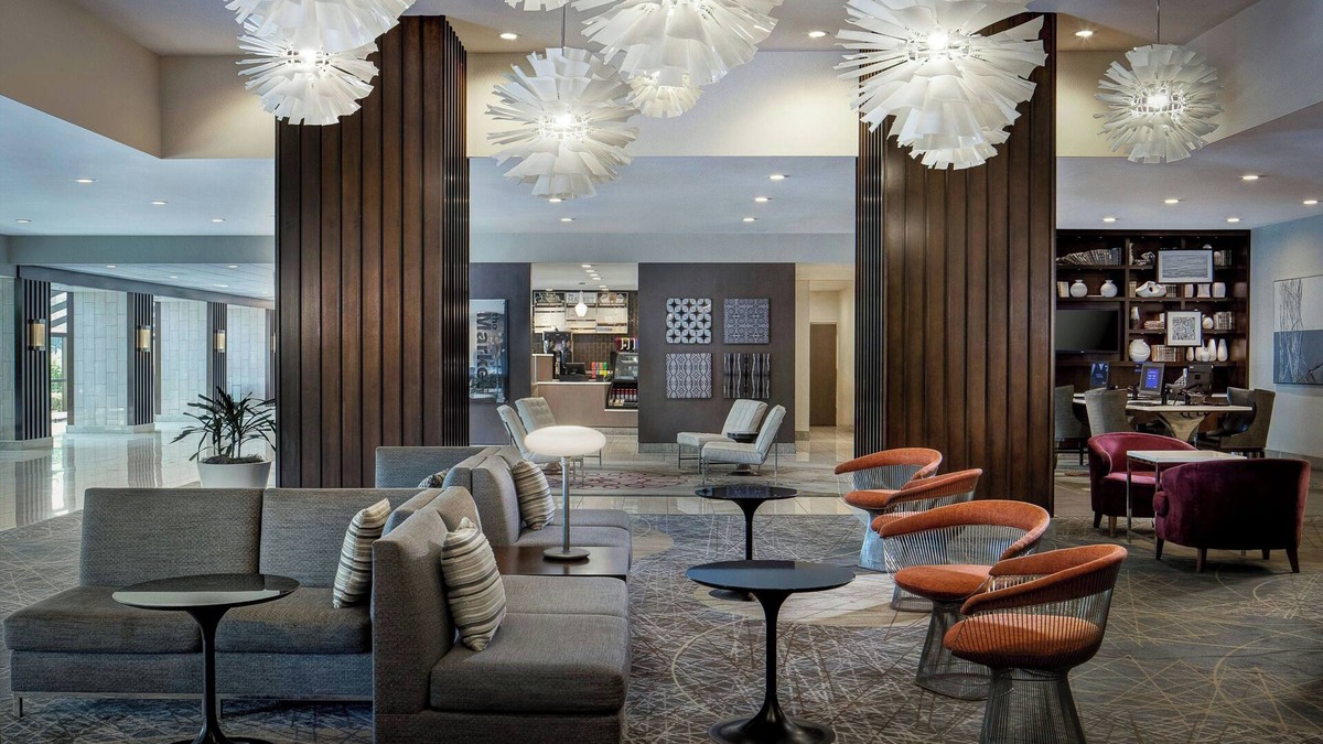 Airport Township Hotel | Marriott St. Louis Airport