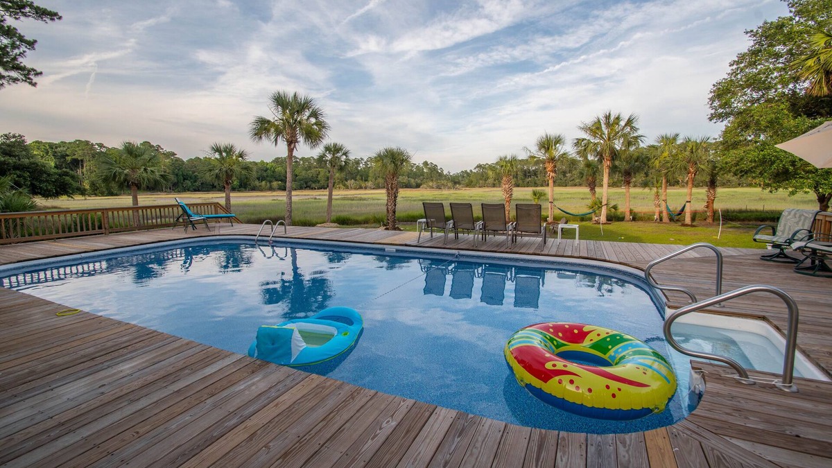 Old Town Bluffton House | Marsh views on a quaint Lowcountry Street! Less than a mile to Downtown Bluffton