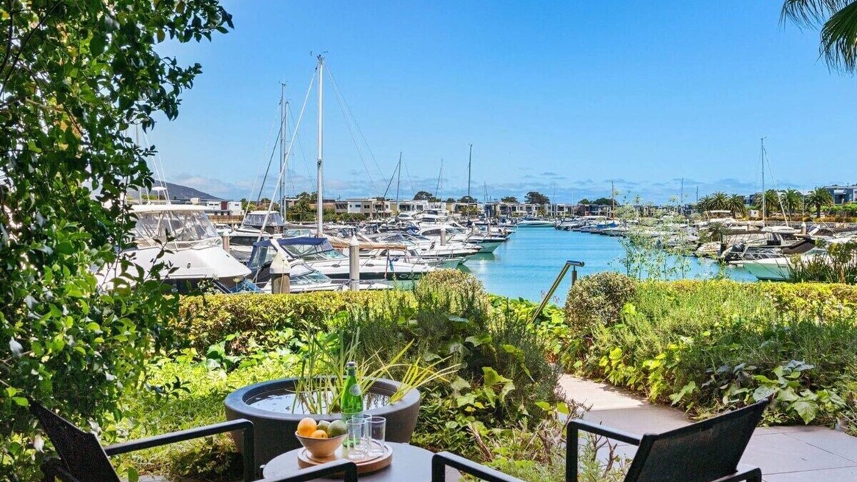 Safety Beach Apartment | Martha's Retreat - Waterfront Luxury