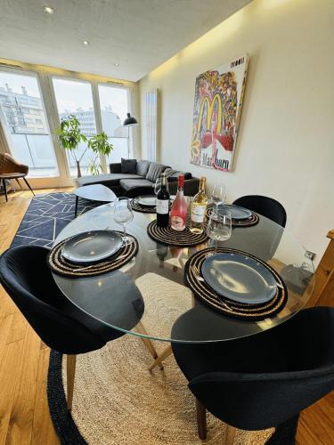Porte d'Asnieres Apartment | Martin Luther King - Chic Private Apartment