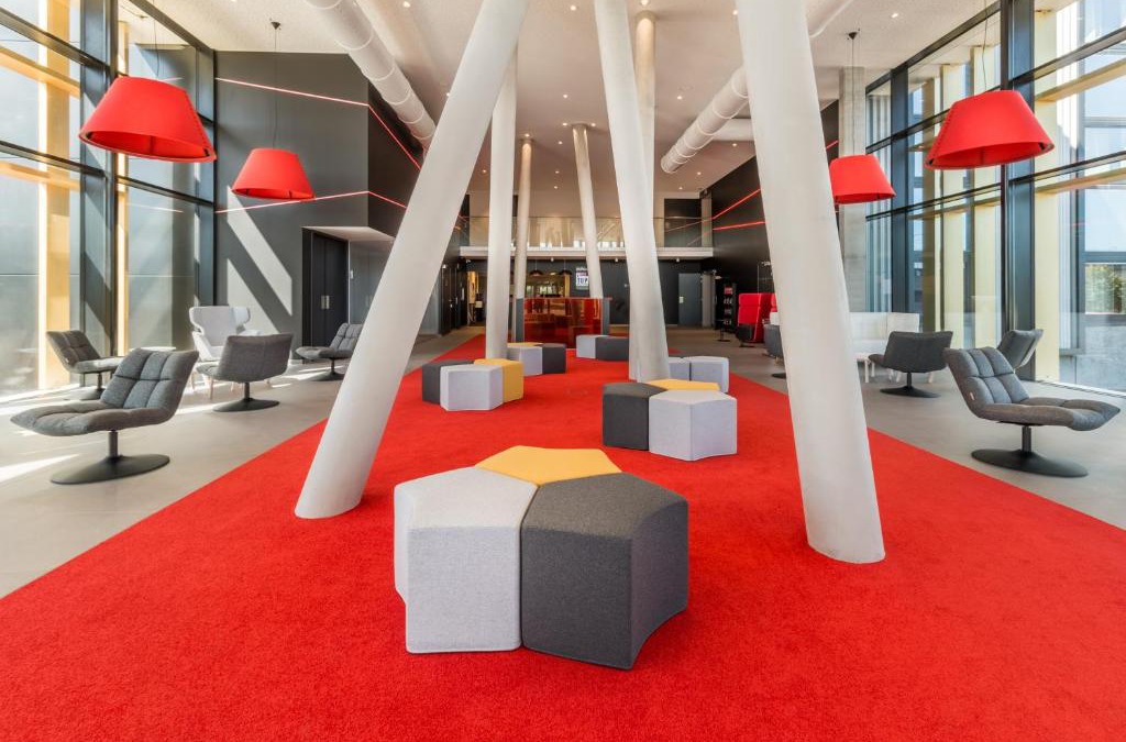 Tubize Hotel | Martin's Red