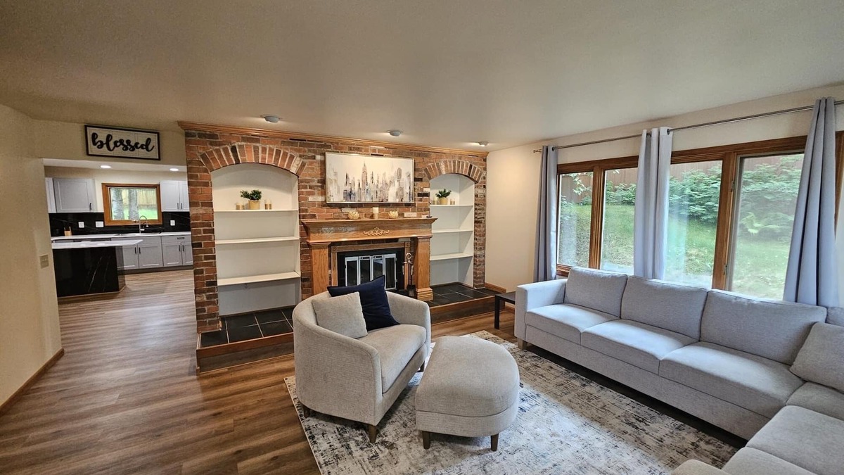 Sand Lake House | Marvelous 4-bedroom house in Anchorage with lake access, fully renovated in 2024