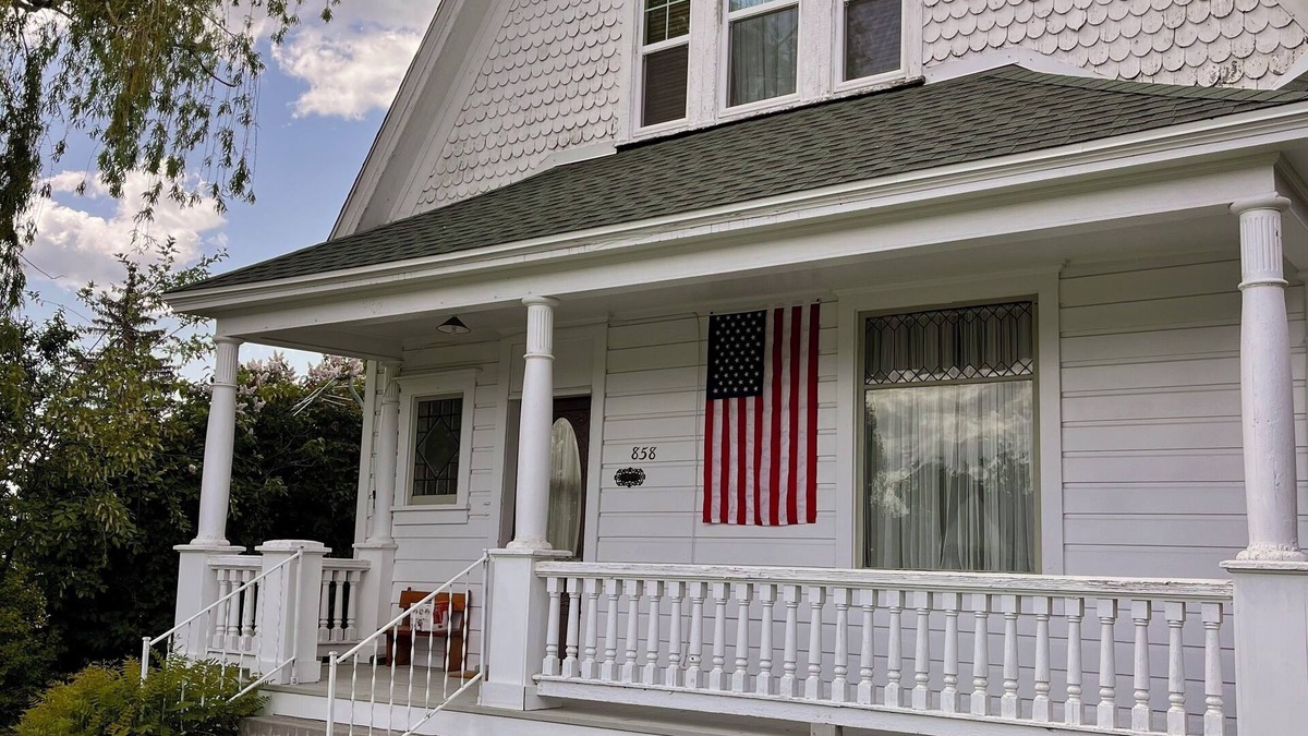 Montpelier House | Marvelous Victorian home in Montpelier! Just a quick drive to Bear Lake!