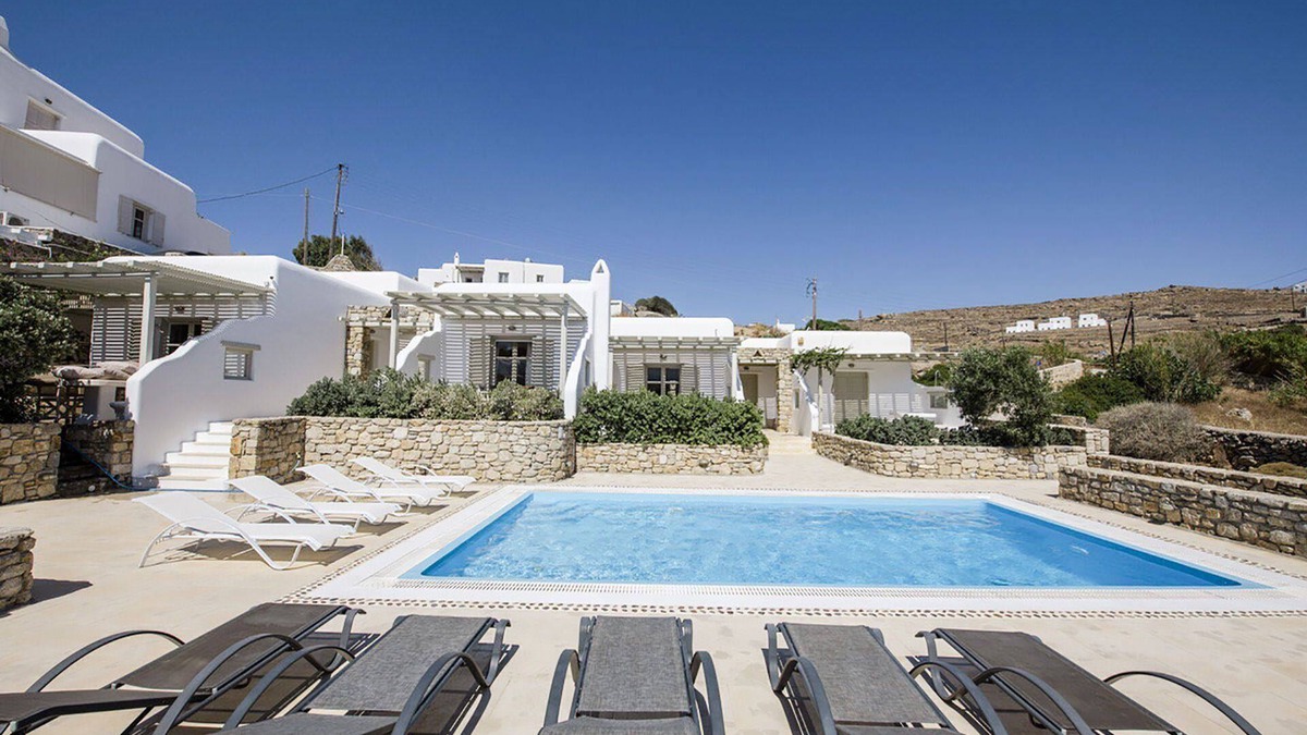 Ornos House | Marvi House with shared pool