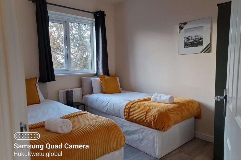 Newark upon Trent House | Marvyn-Seven House-Huku Kwetu-3 Bedroom-Fully furnished-Quiet