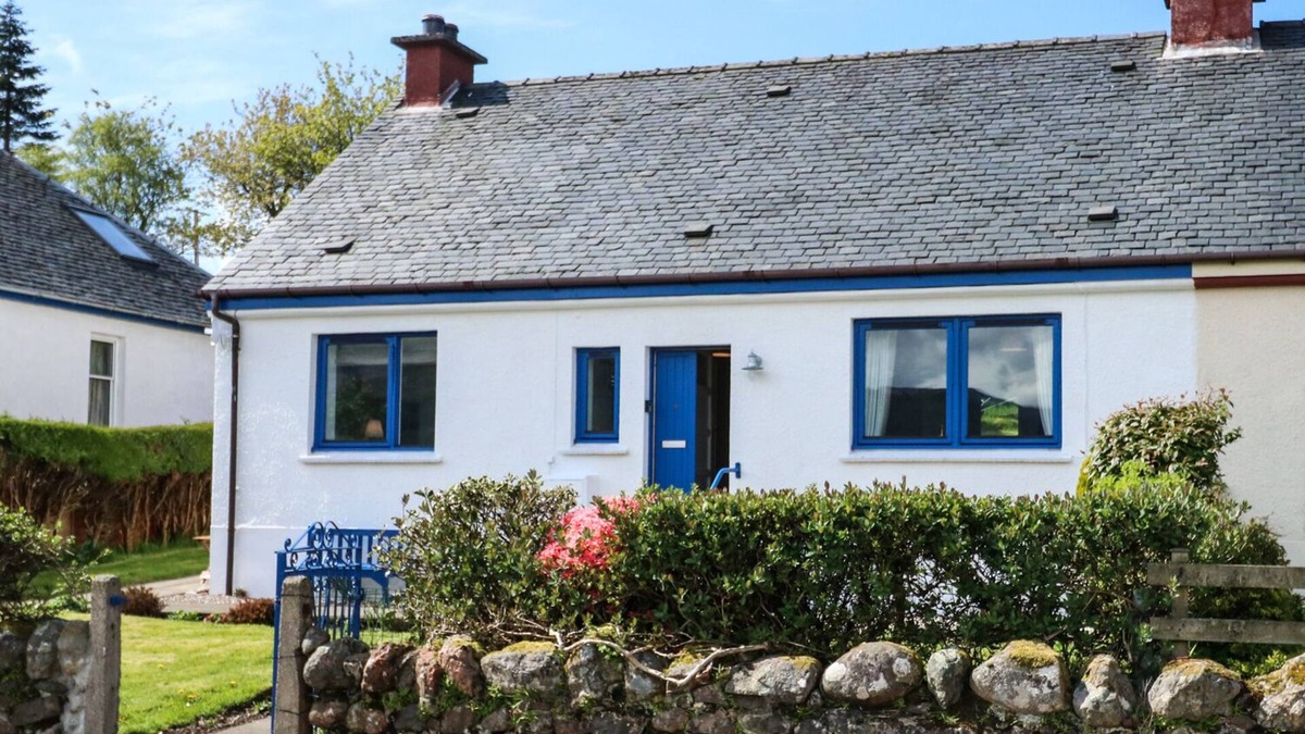Ardgour Cottage | MARY'S COTTAGE, pet friendly, with open fire in Ardgour