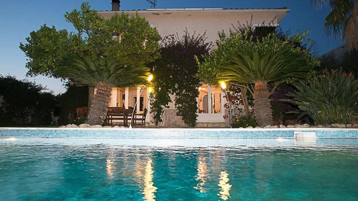 Plage d'Argeles Villa | MAS CATALAN 12/14 people - PRIVATE SWIMMING POOL and PARKING