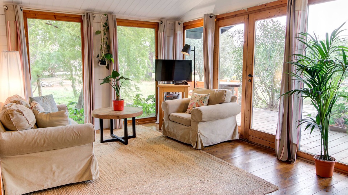 Perpignan House | Mas Des Fleurs - Heated pool - Child friendly gardens - Beach 10mins
