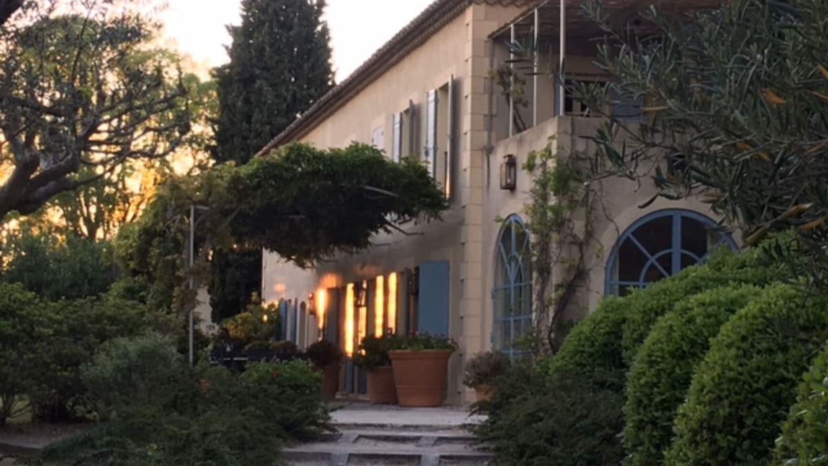 Fontvieille Villa | Mas Julian Provence
