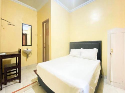 Condongcatur Hotel | Mas Klimis Guesthouse Pakuwon Mall Mitra RedDoorz